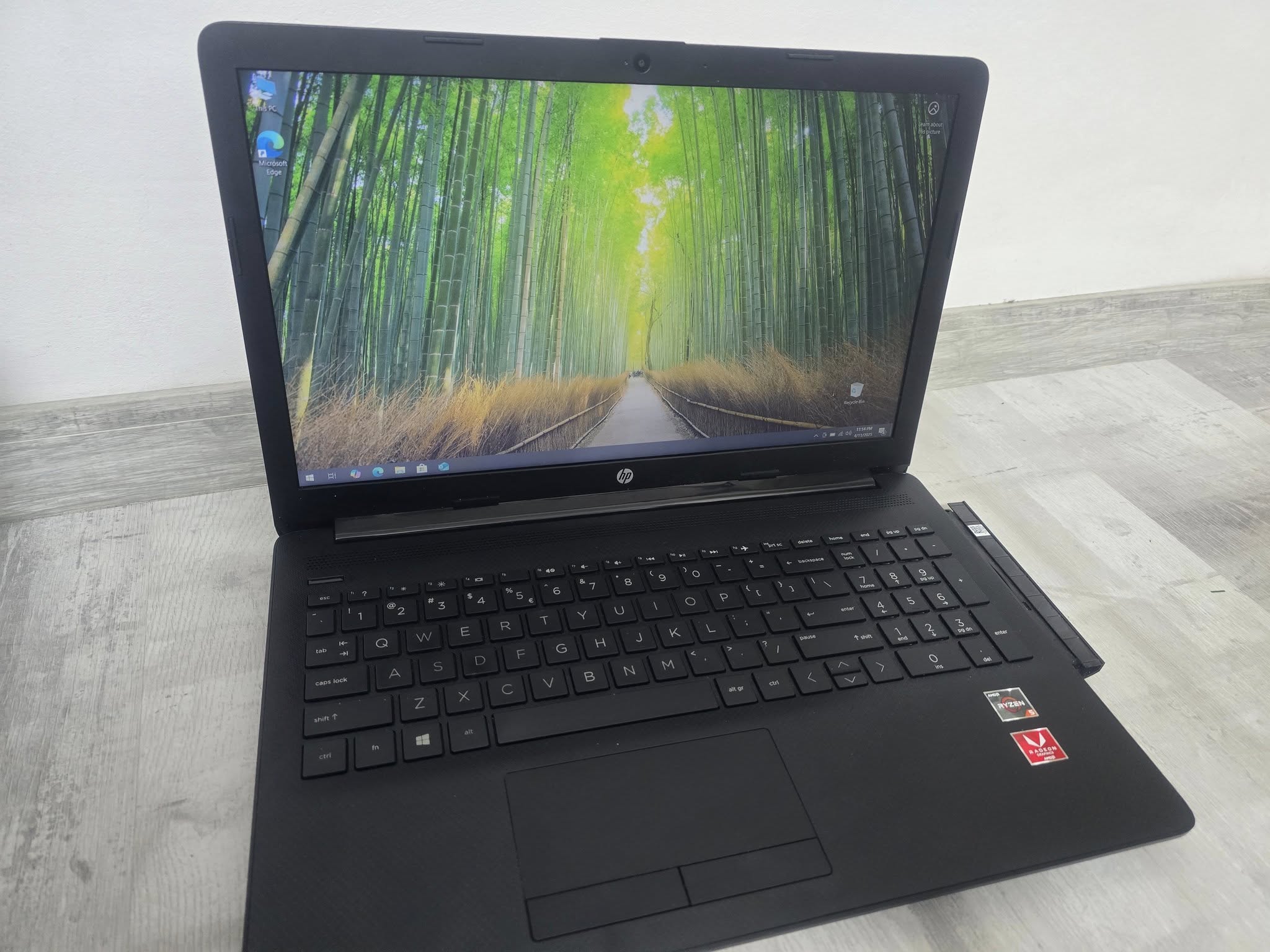 HP 15-db1100ny