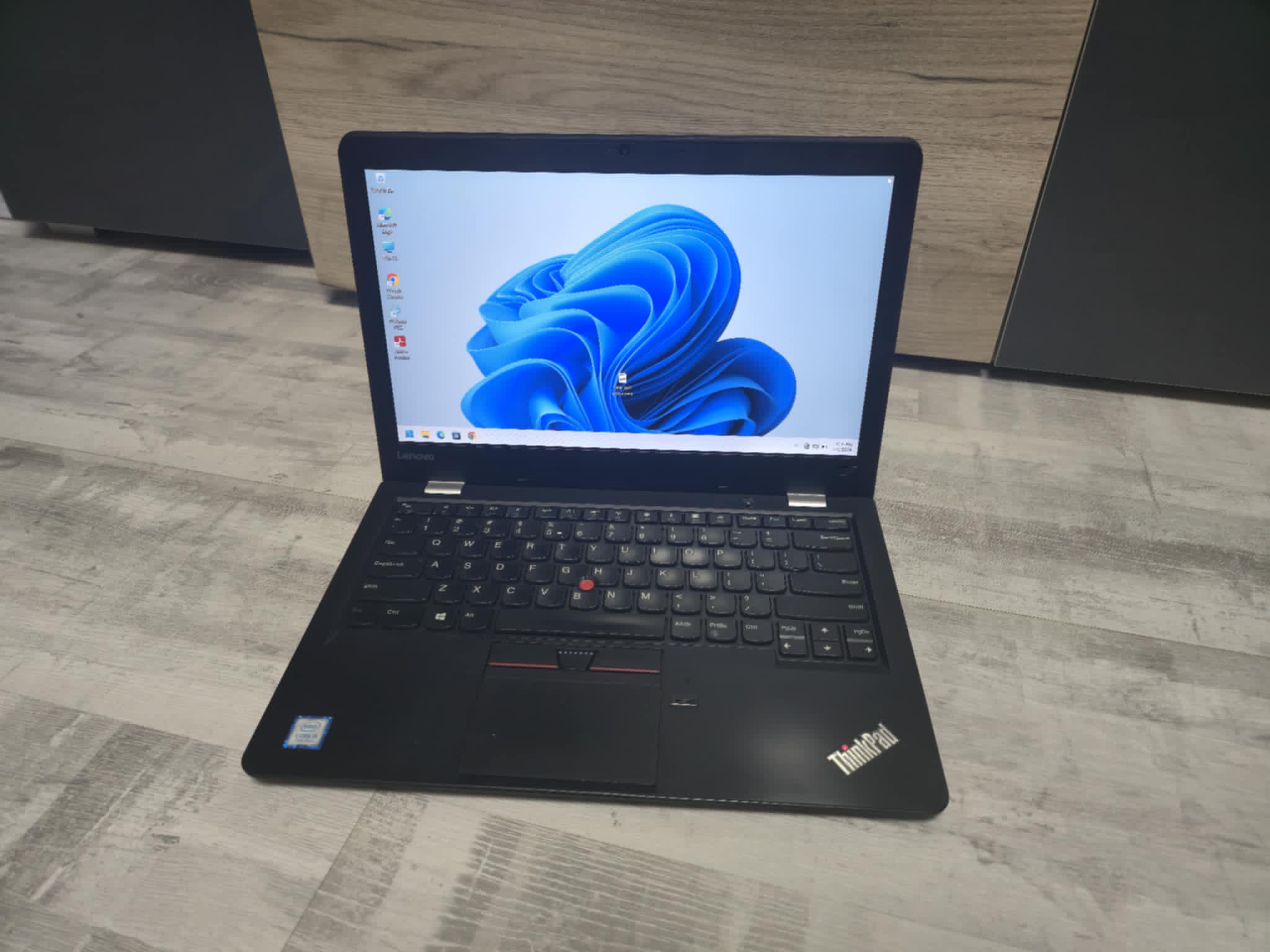 Lenovo 20J1003TMH